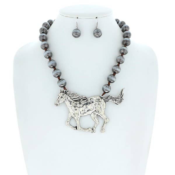 Silver Stallion Pearl Necklace Set